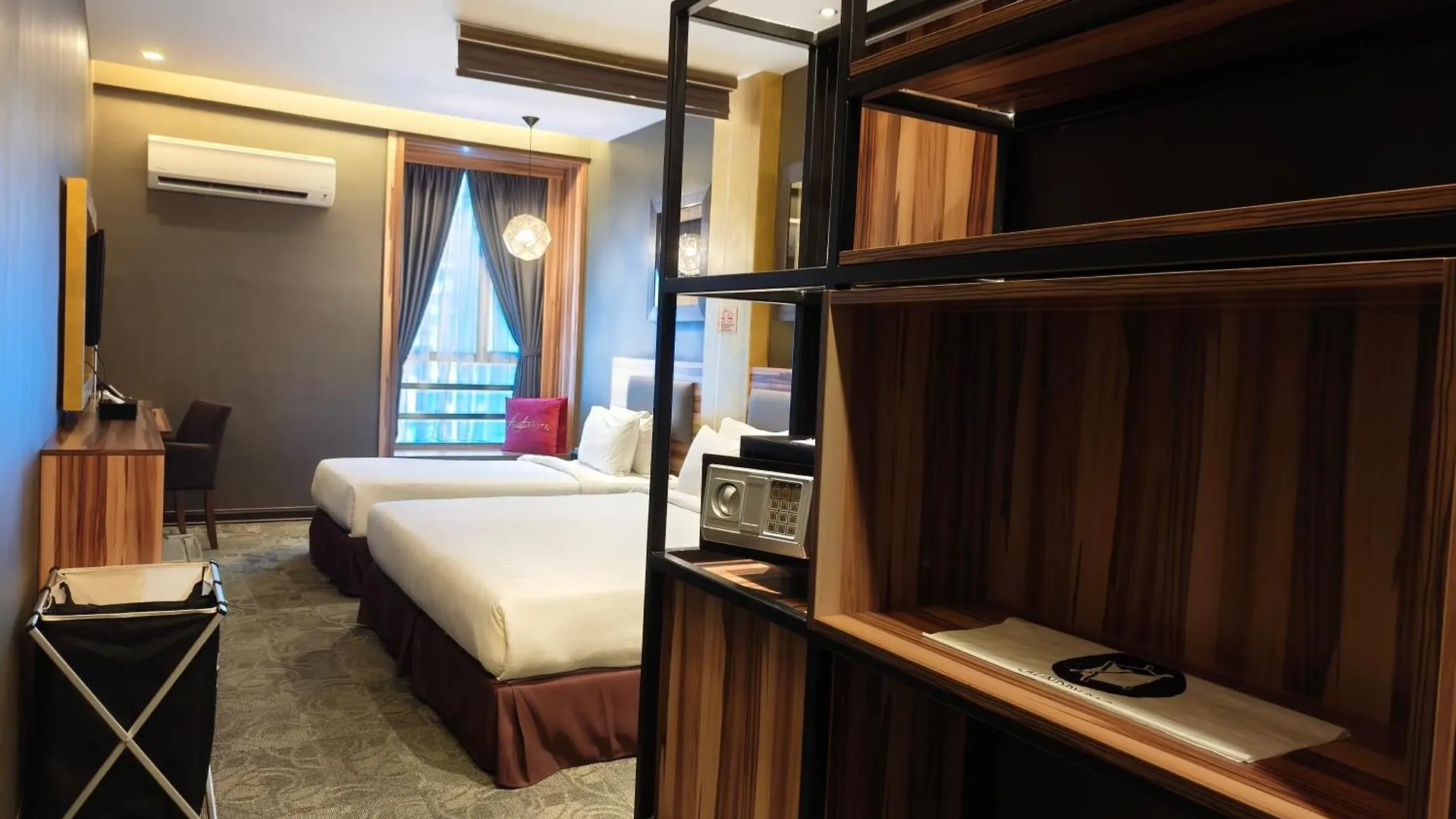 Malacca Asiatic Hotel 3*,