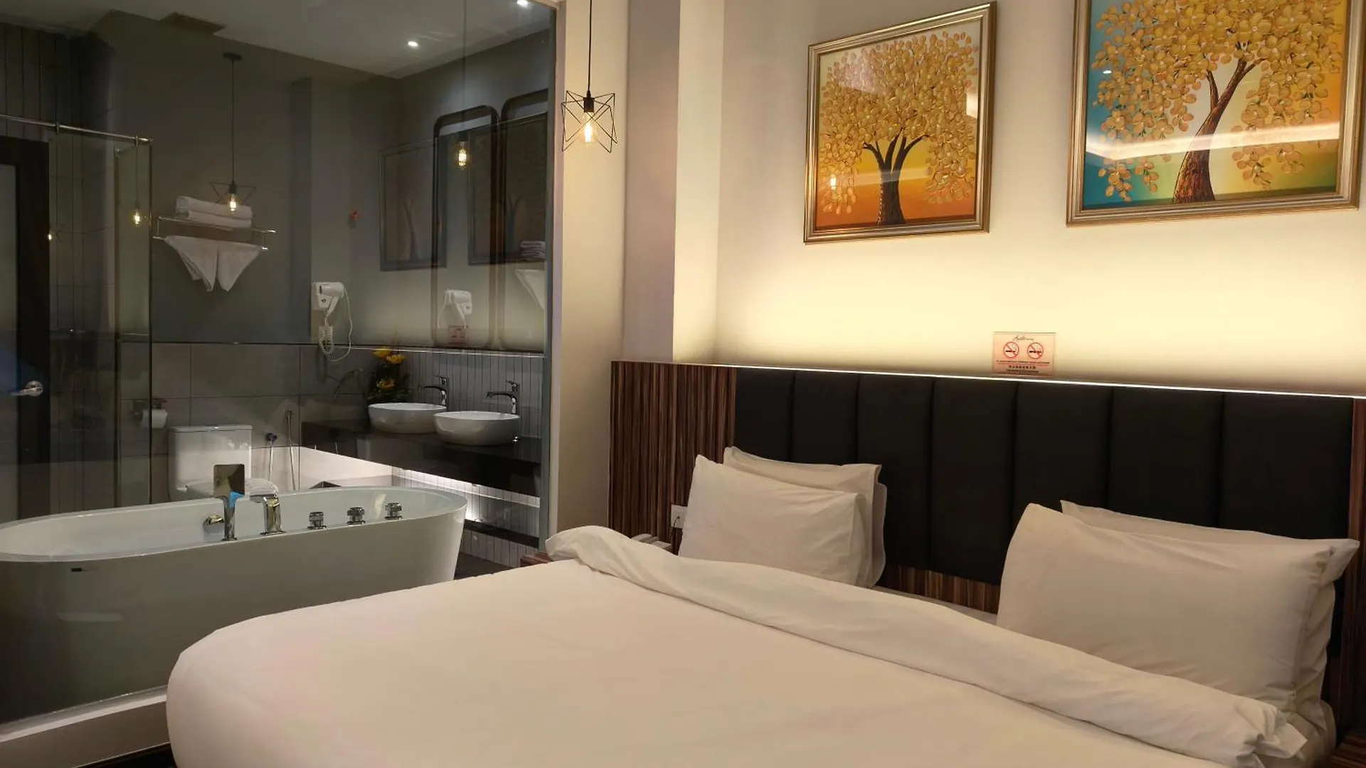 Asiatic Hotel Malacca 3*,